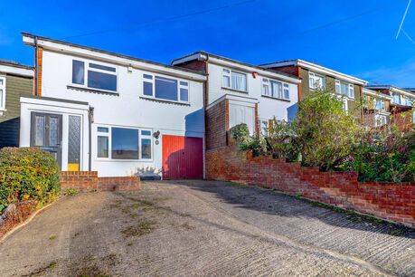 3 bedroom mid terraced house for sale