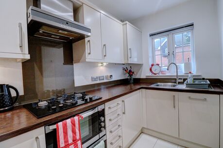 2 bedroom mid terraced house to rent, Available unfurnished from 01/02/2025