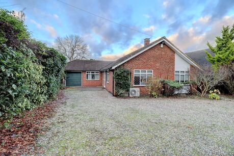 4 bedroom detached bungalow for sale