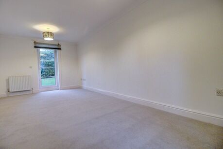 2 bedroom  flat to rent, Available unfurnished now