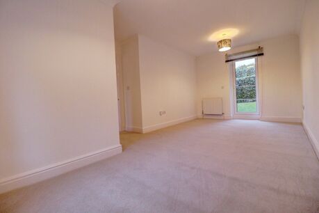 2 bedroom  flat to rent, Available unfurnished now