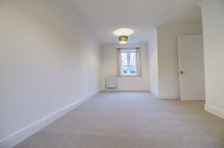 2 bedroom  flat to rent, Available unfurnished now