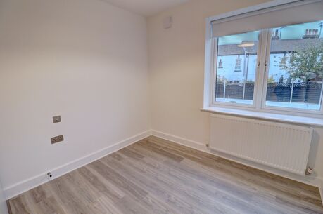 2 bedroom  flat to rent, Available unfurnished now