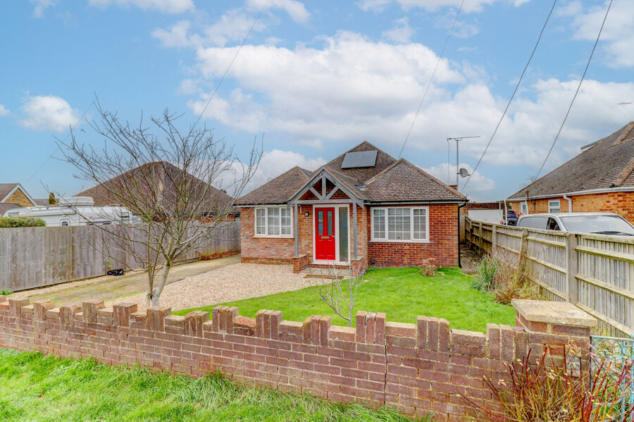 3 bedroom detached bungalow for sale