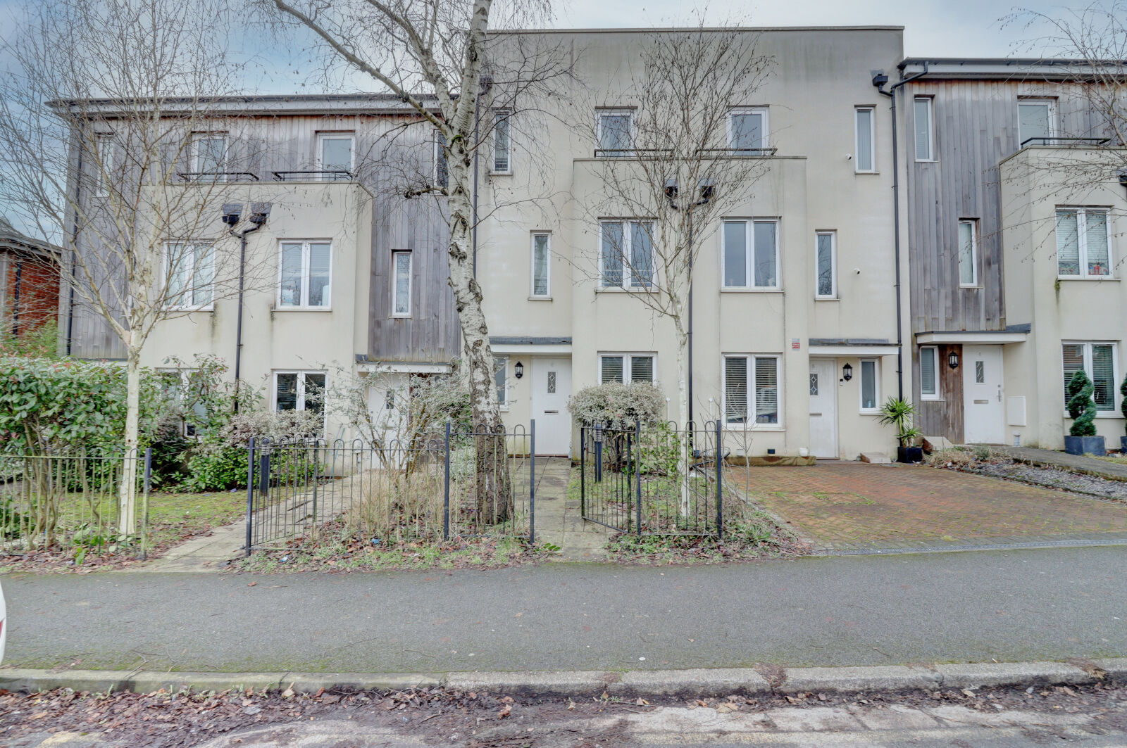 3 bedroom mid terraced house for sale Terriers End, High Wycombe, HP13, main image