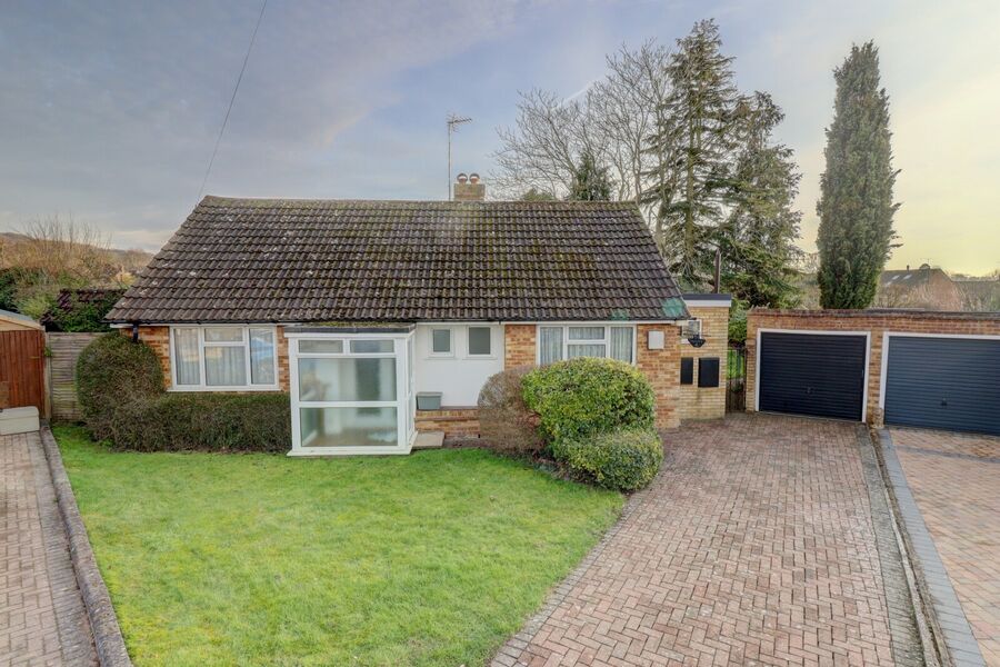 3 bedroom detached bungalow for sale