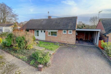 2 bedroom detached bungalow for sale