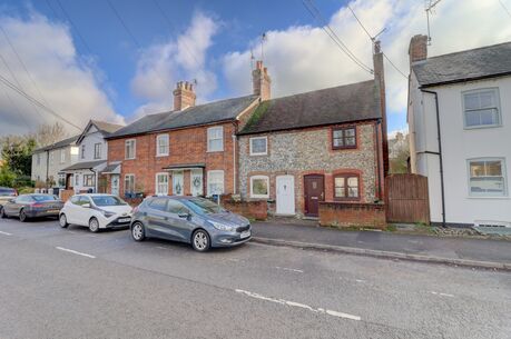 2 bedroom mid terraced house for sale