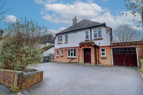 3 bedroom detached house to rent, Available unfurnished now