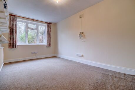 3 bedroom detached house to rent, Available unfurnished now