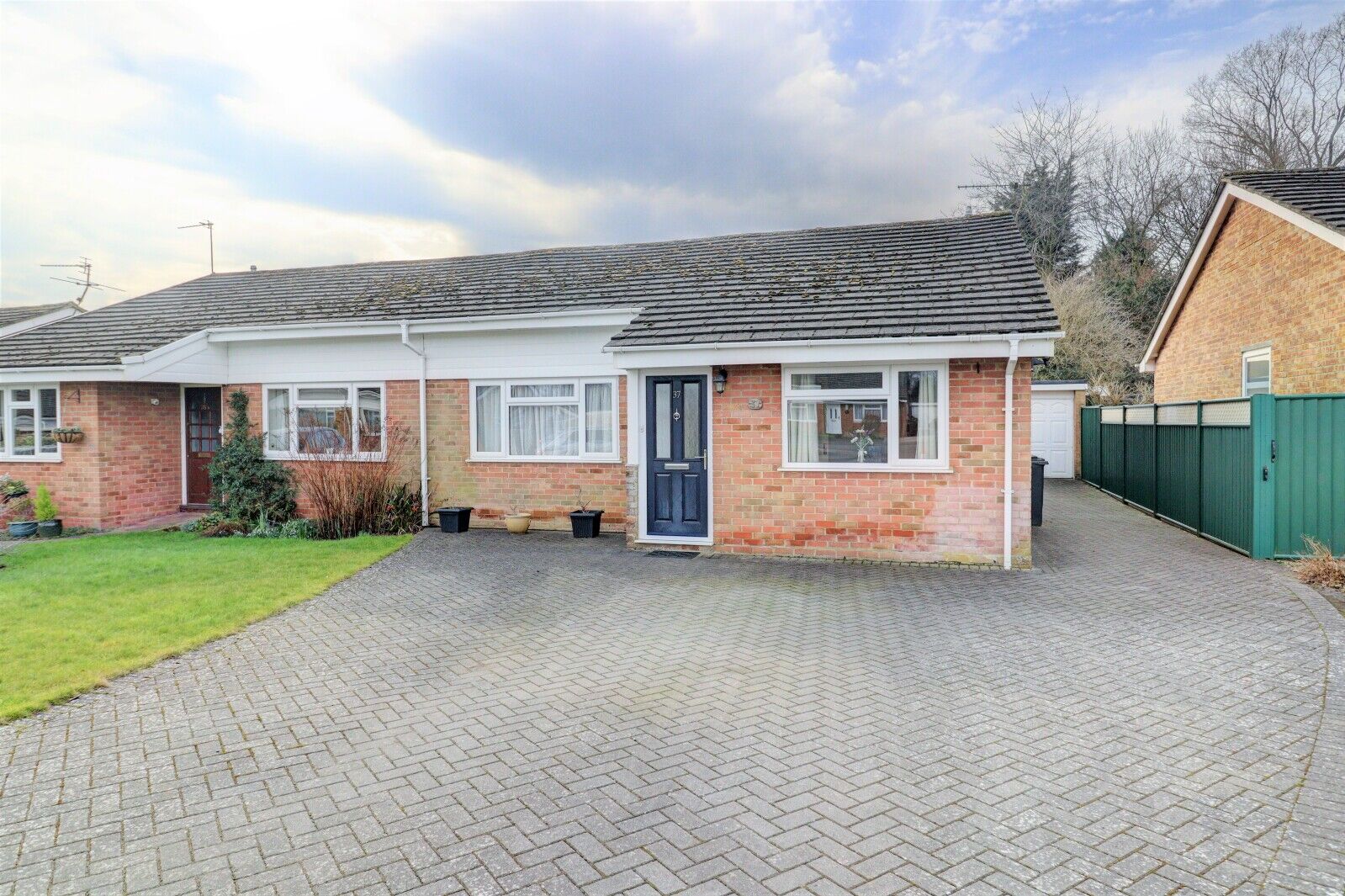 3 bedroom semi detached bungalow for sale Fernside, High Wycombe, HP15, main image