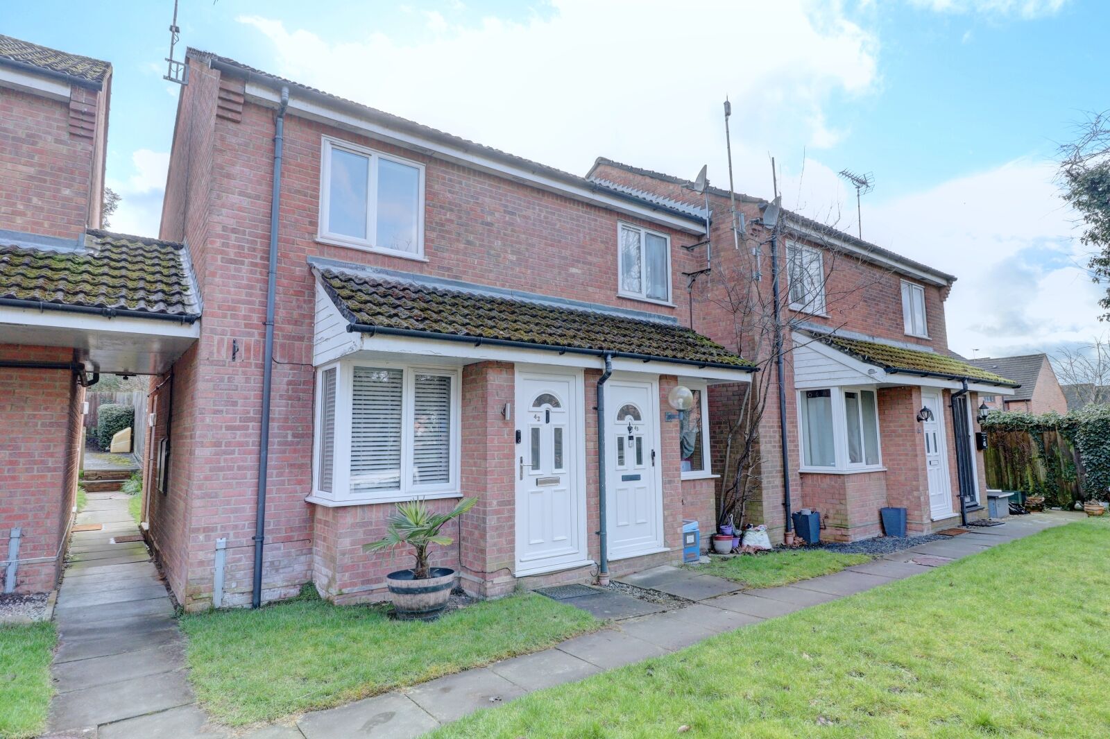 1 bedroom  house to rent, Available unfurnished from 28/03/2025 Park View Court, High Wycombe, HP12, main image