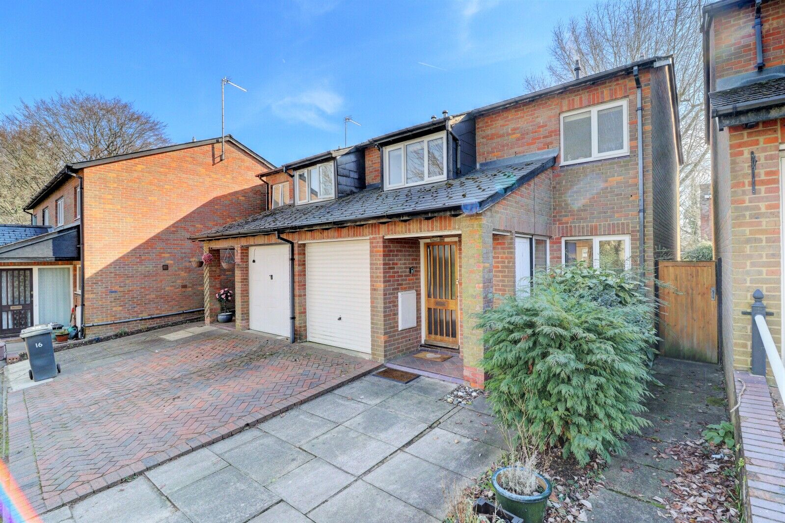 3 bedroom semi detached house for sale Walnut Close, Great Missenden, HP16, main image