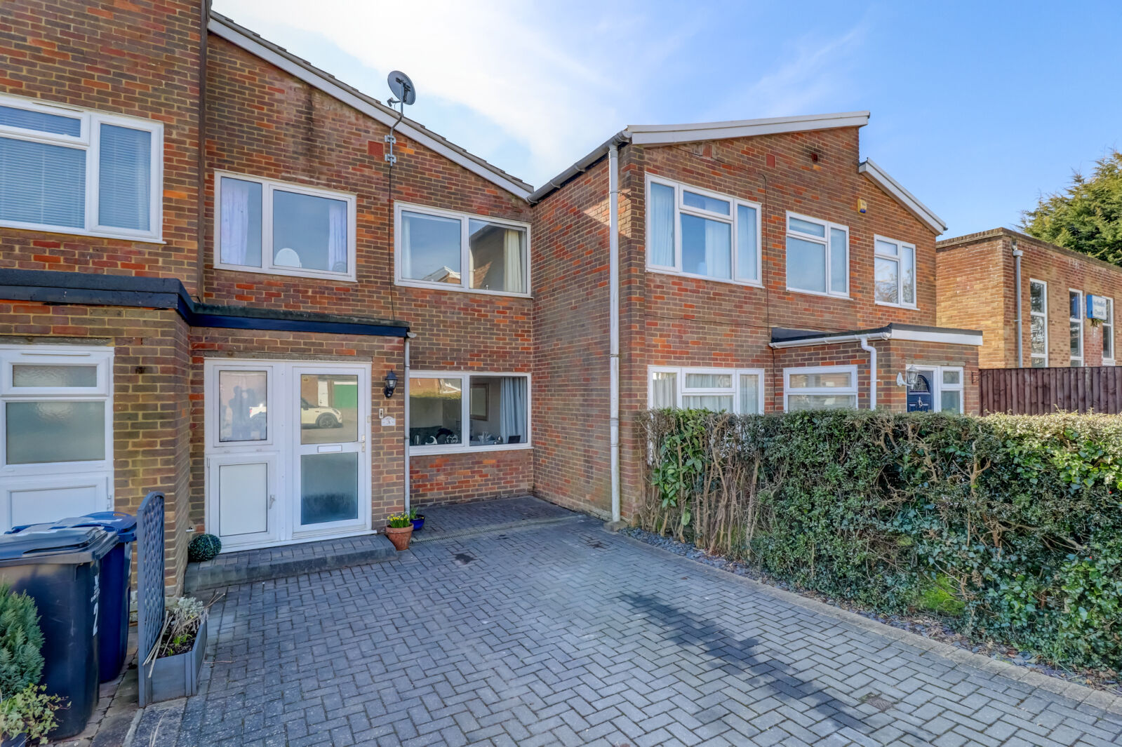 3 bedroom mid terraced house for sale Peters Close, Great Missenden, HP16, main image