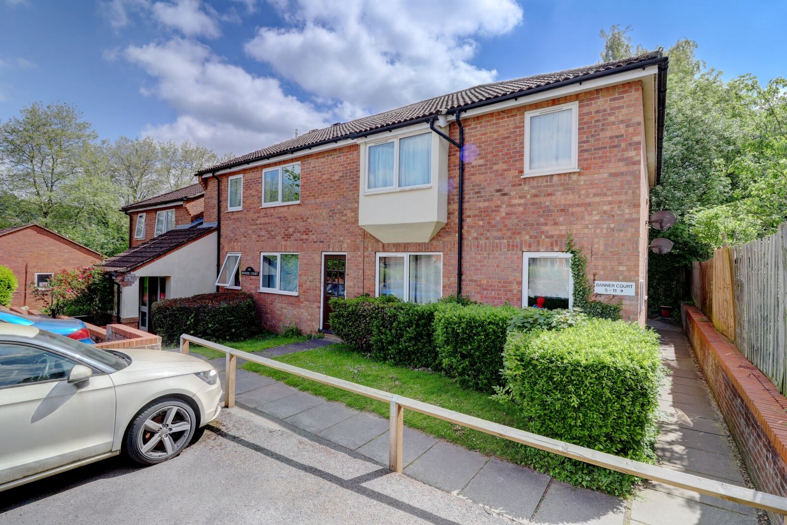 2 bedroom  flat for sale Banner Court, Eaton Avenue, HP12, main image