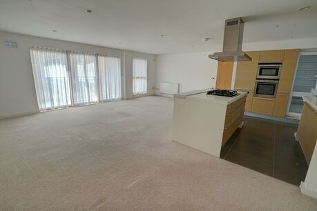 2 bedroom  flat to rent, Available unfurnished now