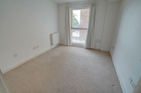 2 bedroom  flat to rent, Available unfurnished now