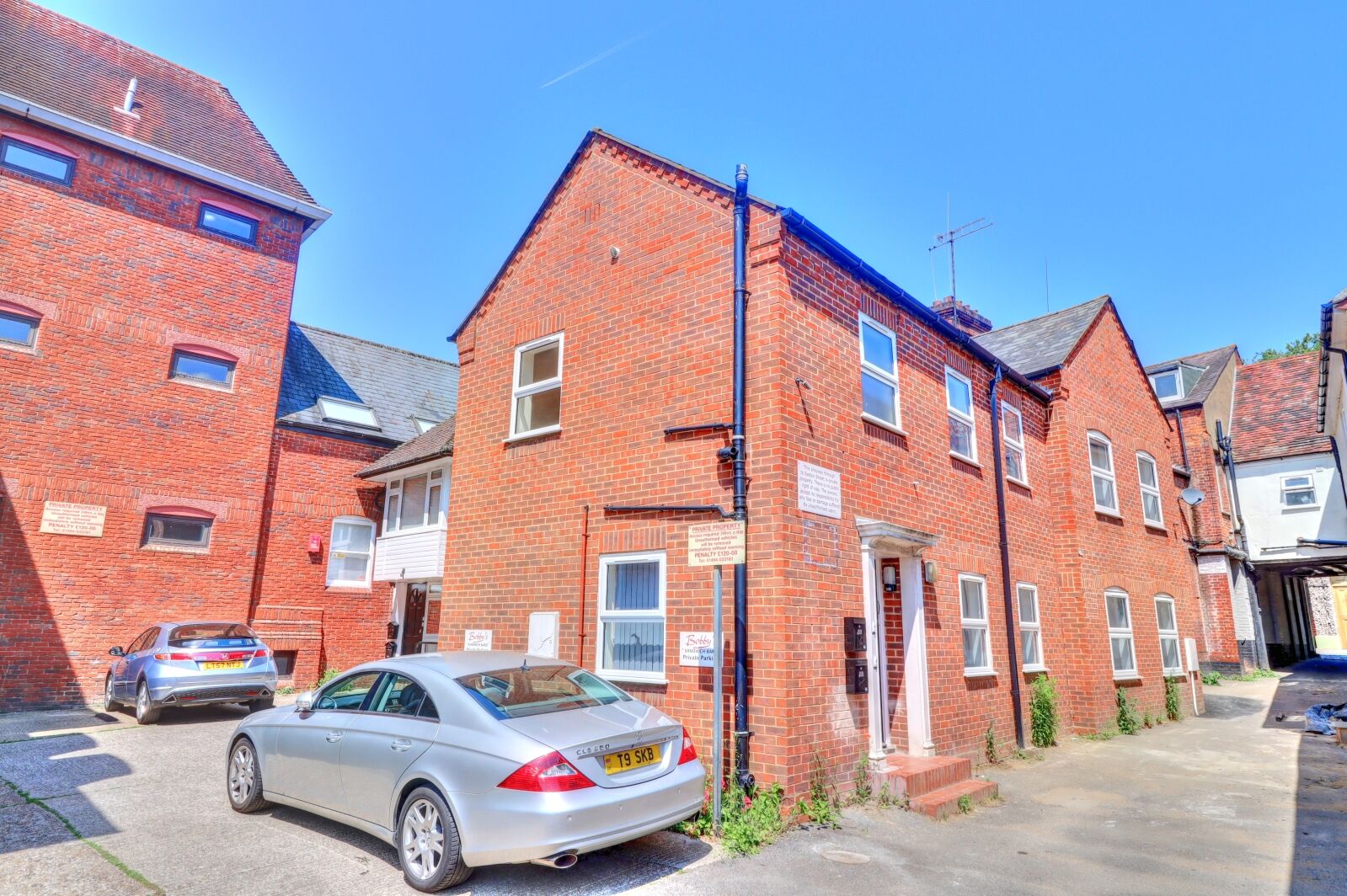 2 bedroom  flat to rent, Available from 26/08/2024 Easton Street, High Wycombe, HP11, main image