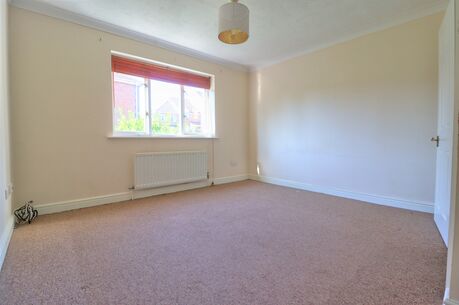 2 bedroom mid terraced house to rent, Available from 16/08/2024