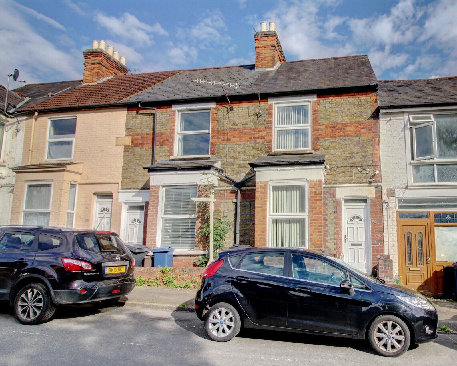 2 bedroom mid terraced house for sale Victoria Street, High Wycombe, HP11, main image